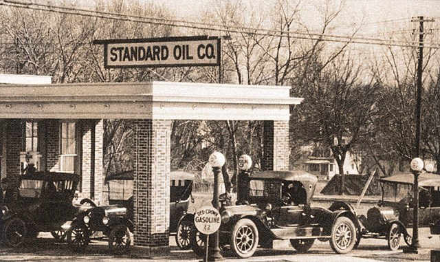 Rockefeller founds Standard Oil