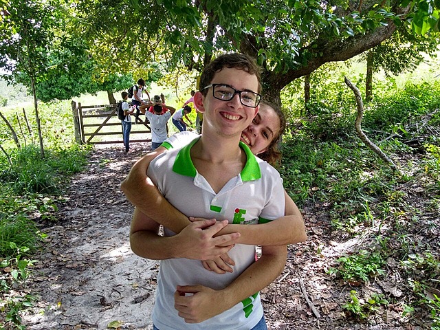 Animal salvaje atacándome en el bosque