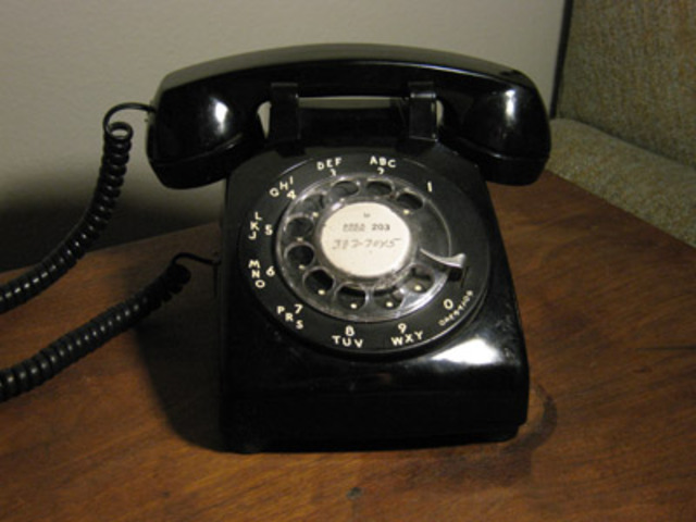 Model 500 telephone