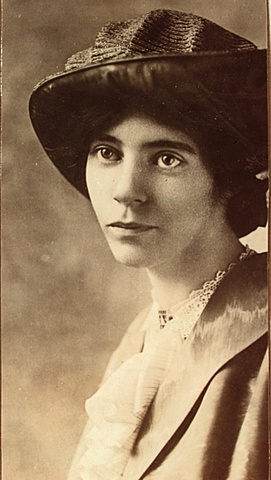 Alice Paul forms the National Women's Party