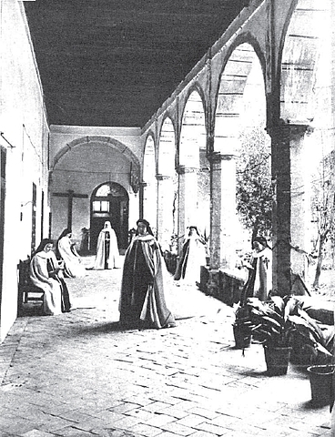 Educación, fundación de monasterios para mujeres