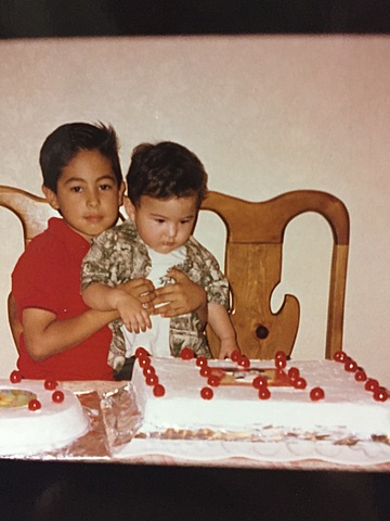 El primer cumpleaños de mi hermano junto a mi