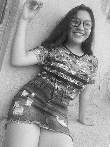 Bueno, para finalizar, ahora tengo 17 años, me gusta mucho cantar y bailar jeje, estoy muy agradecida con Dios por ayudarme en todo lo que he cambiado,espero seguir mejorando y ser una mejor persona no solo para sino para los demás.