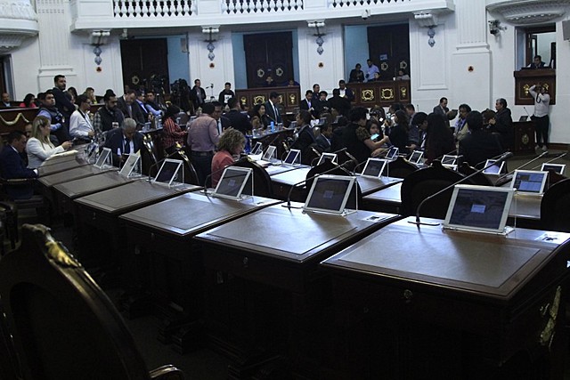 Iniciativa de ley para considerar el derecho del turismo