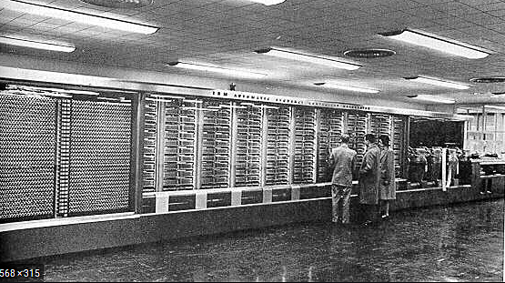 Primer ordenador electroecánico.
