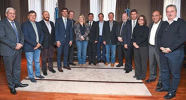 Primera cumbre iberoamericana de mandatarios y jefes de estados.