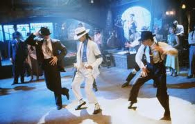 Michael Jackson Wins a Grammy for his Moonwalk