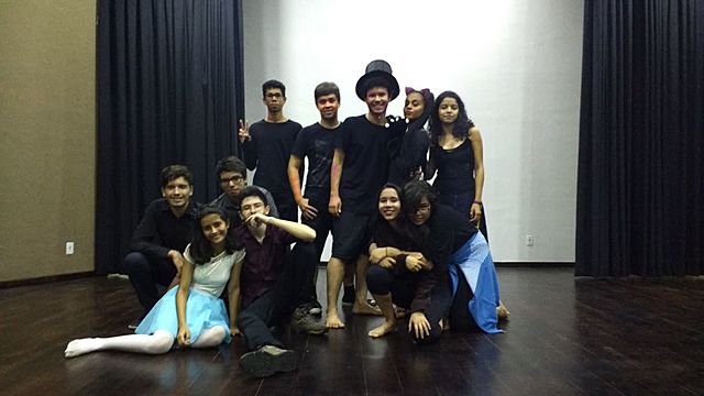 Mis amigas y yo hicimos una coreografía sobre libros de fantasía