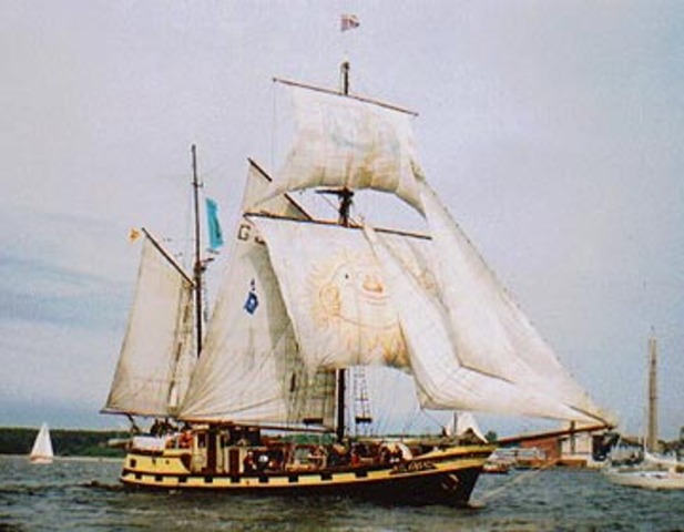 Communication between ships begins