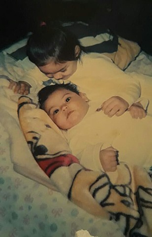 Molestando a mi hermano