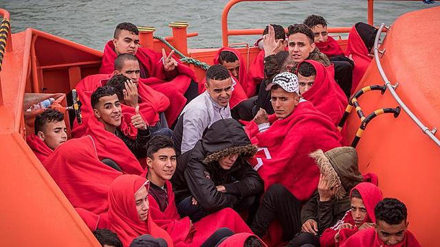 Arriben 200 menors no acompanyats a Catalunya ( Social )