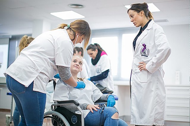 Profesionalización de auxiliares de enfermería