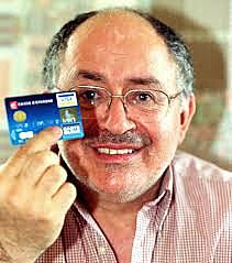 Roland Moreno invente la carte à puce