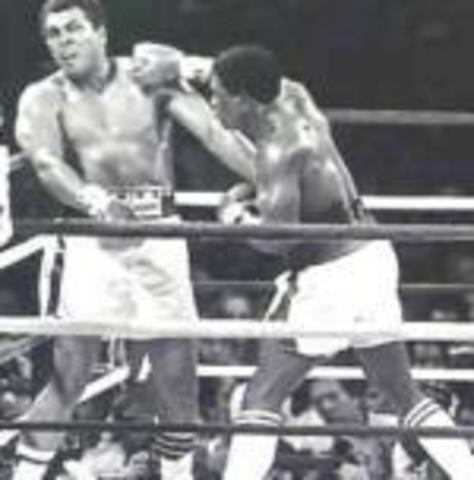 Muhammad Ali comes out of retiement