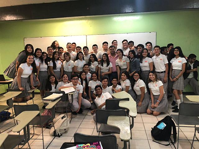 Mi primer salón del cobach(202)