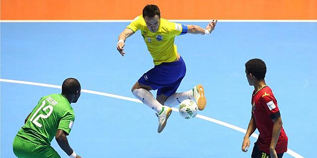 Començo a jugar a futbol sala