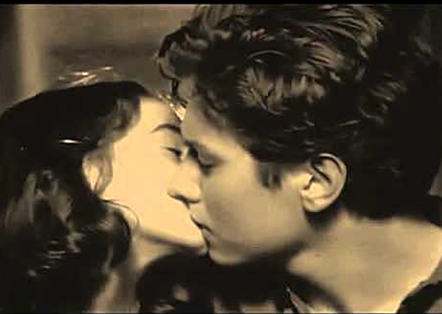 Ana siente una gran atracción por peter