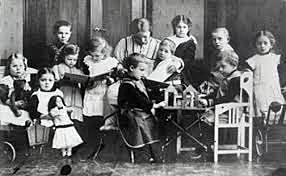 ANTECEDENTES DE LA INFANCIA