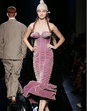 Robe au seins conique, jean paul gautier, 1984
