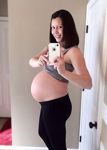 9 months pregnancy MOM