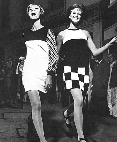 Mode jeune et décontractée, reflet de la culture pop