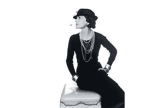 La petite robe noire par Coco Chanel.