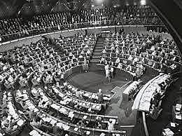 VIENE ELETTO IL PRIMO PARLAMENTO EUROPEO