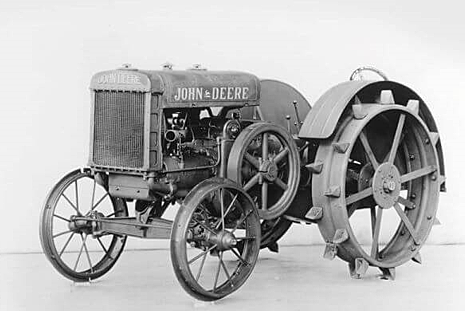 Los hermanos Wagner, de Portland, 1937 crean un prototipo 4x4 pero solo 20 años depues en 1957 le dan movilidad