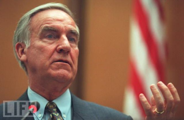 US and Vietnam Exchange Ambassadors