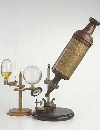 Microscope