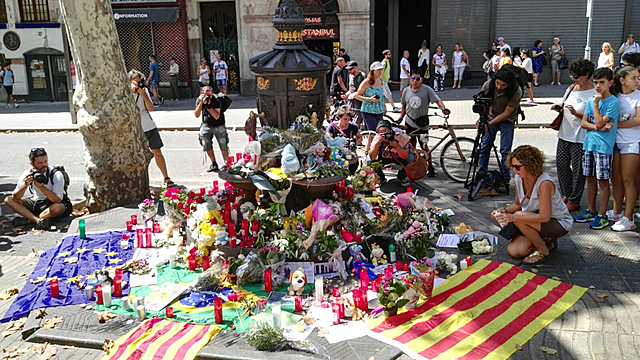 Van atemptar a la rambla de Barcelona