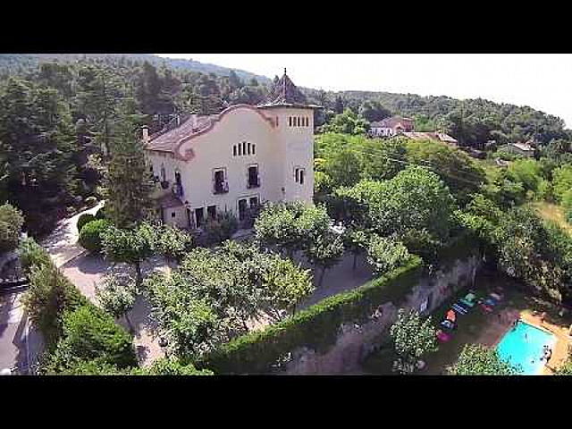 M'estreno a unes colonies d'estiu