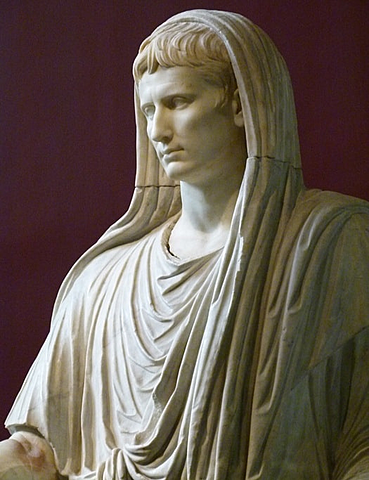 Augusto terminó con el pontifex maximus