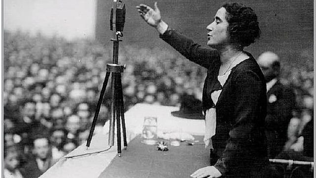 LA PRIMERA VEZ QUE LA MUJER PUEDE EJERCER EL DERECHO DEL VOTO