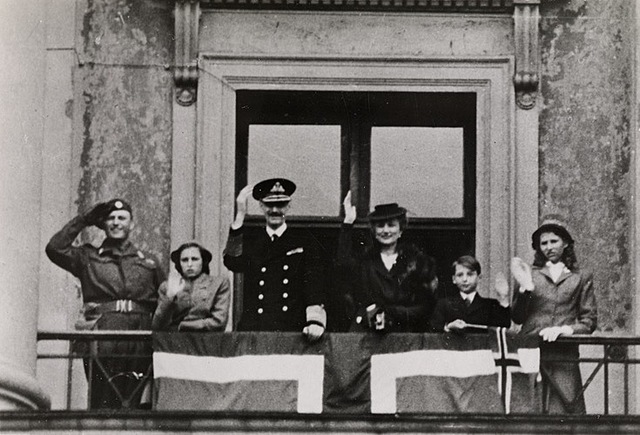 Kongefamilien vender hjem