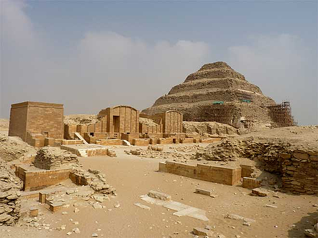 Pirámide escalonada de Zoser