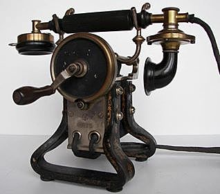 Edison tökéletesíti a telefont