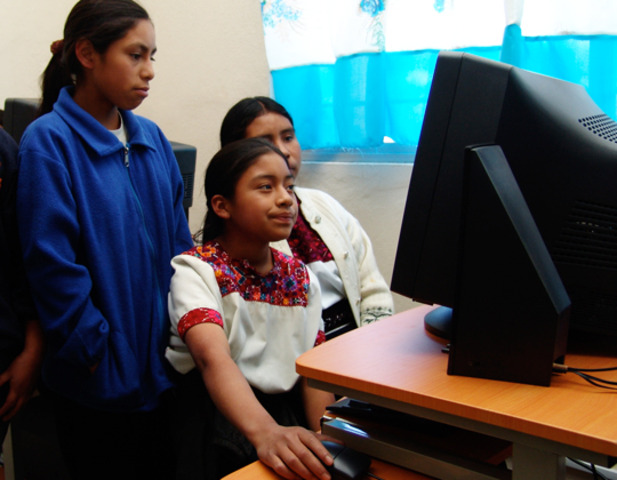 EDUCACION Construcción de casa-escuelas para comunidades aleadas