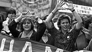 LA CONSTITUCIÓN ESPAÑOLA RECONOCE LA IGUALDAD ENTRE HOMBRES Y MUJERES