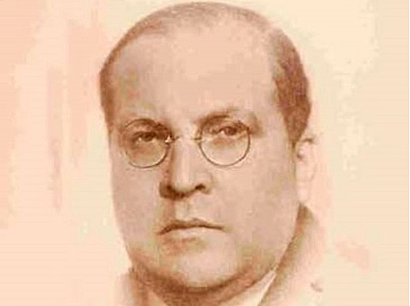 Se pronuncia el comunicado que da forma a la Doctrina Estrada