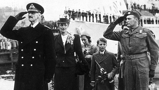 Kong Haakon returnerer fra London