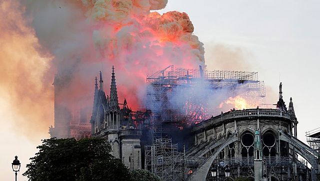 S'incendia Notre Dame