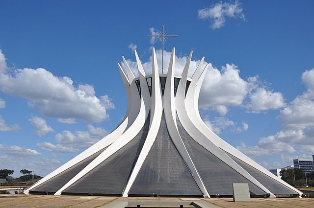 CATHEDRALE DE BRAZILIA de Oscar Niemeyer