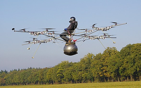 Primer despegue vertical con humano.