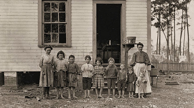 LA DOBLE FEINA FEMENINA