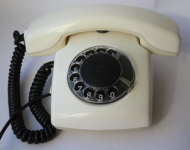 Disk phone