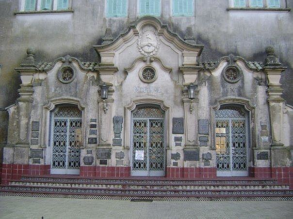 Me recibí en el ISFD y T N° 152 de Profesora de Educación Primaria.