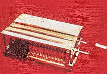 La primera maquina logica