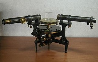 El espectroscopio, utilizado por primera vez, revoluciona la astronomía y revela la composición de los cuerpos celestes