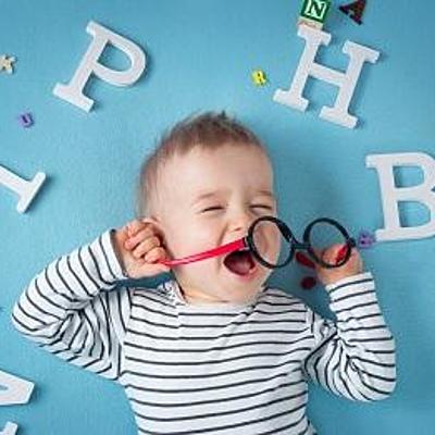 Timeline: Adquisición y desarrollo del lenguaje en la infancia.